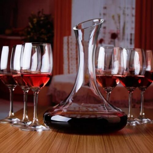 Carafe et verre a vin